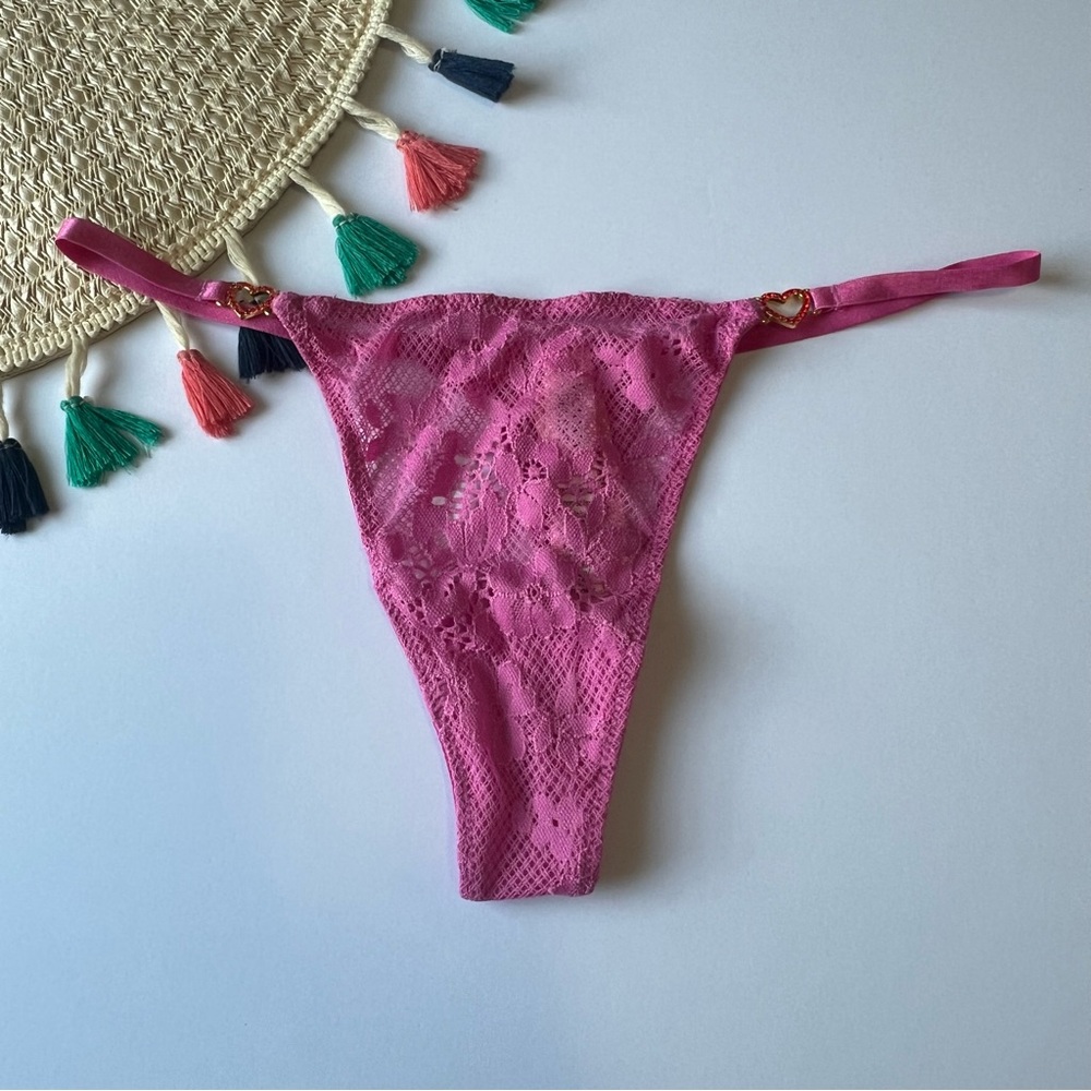 Victoria's Secret Lace Rhinestone Heart Hardware Thong Panty Peony S NEW
